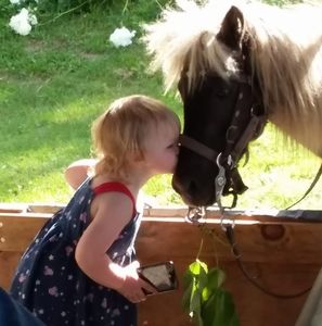 Meet your Posher, Sharon